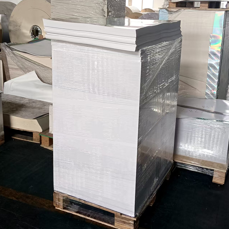 Các tông có lớp lót vàng
